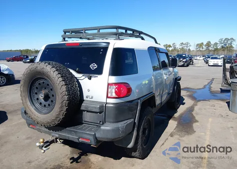2007 Toyota Fj Cruiser z USA, uszkodzony, nr VIN JTEBU11F270075956